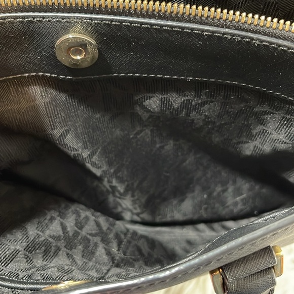 MICHAEL MICHAEL KORS Savannah Medium Saffiano Leather Satchel Black & Gold - Picture 9 of 15